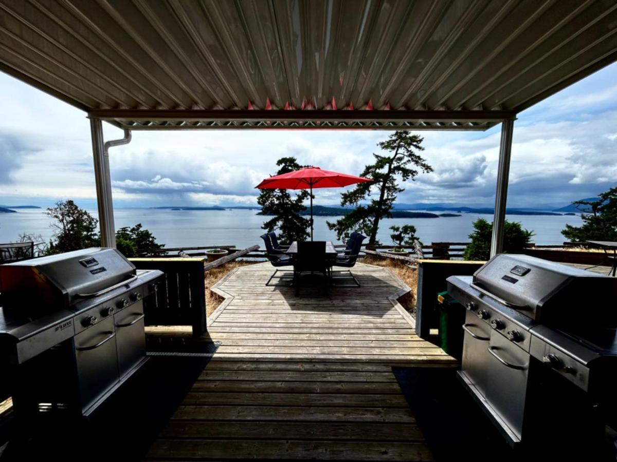 Shangri-La Oceanfront Vacation Home Bedwell Harbour Екстериор снимка